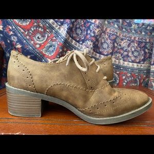 Maurices Oxford shoe with chunky heel